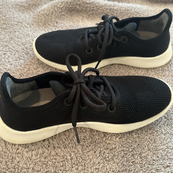 ALLBIRDS Tree Runners tennis shoe - Picture 2 of 6
